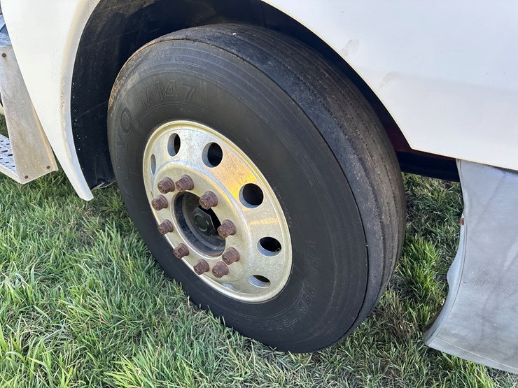 #40057-•-2001-freightliner-century-classic-s/t-t/a-daycab-truck-tractor-1fujbbbg41lh91794-image-10