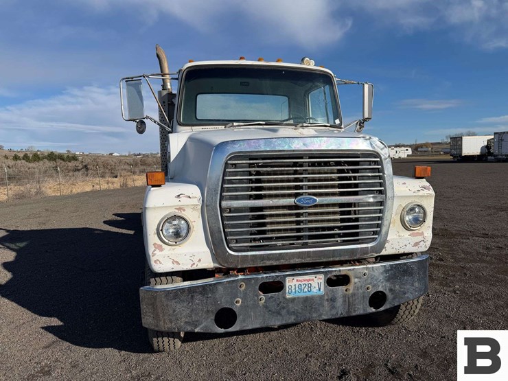 1985-ford-8000-image-8