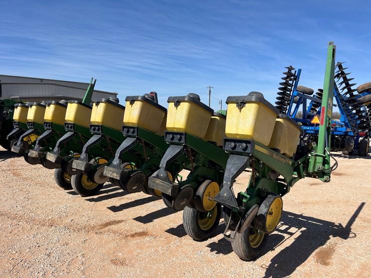 john-deere-7200-image-9