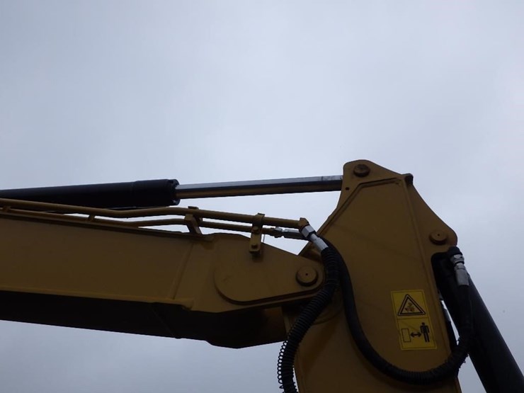 caterpillar-307.5-image-25