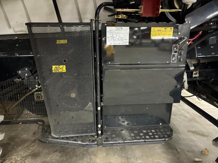 2012-case-ih-7230-image-52