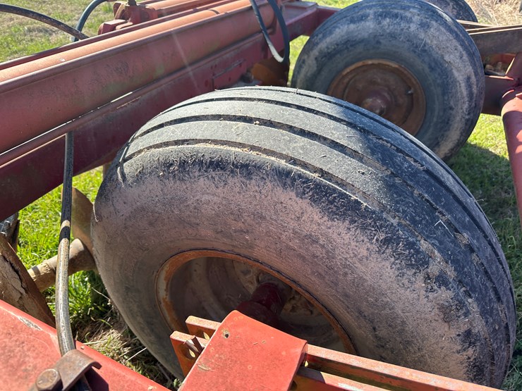 case-ih-3900-image-12