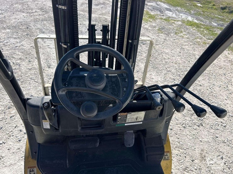 yale-glp070vxe-6,500lb-propane-forklift-image-11