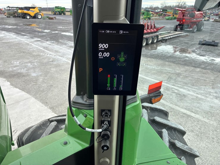 2025-john-deere-9r-590-image-92