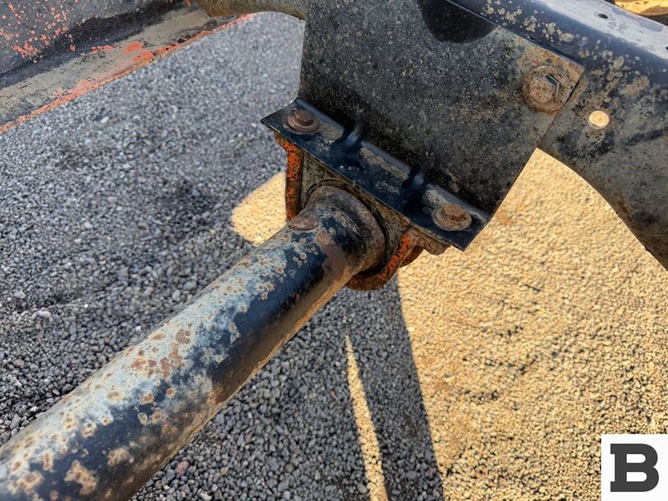 1985-ford-8000-image-17