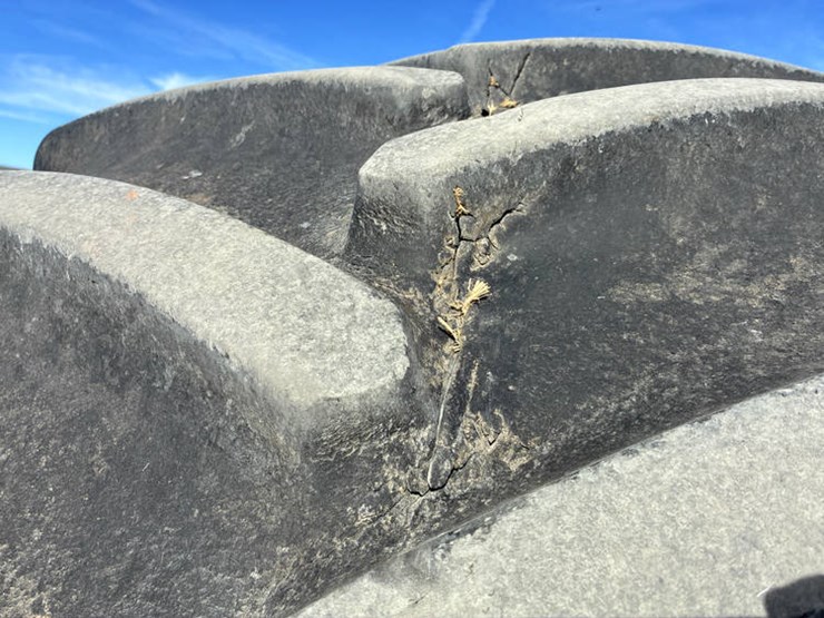 #114558-•-2)-tires-&-rims-1250/45-32-image-6