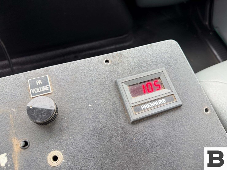 2005-international-7400-image-59