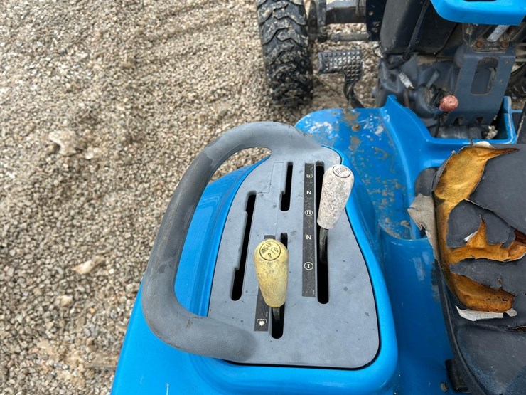 new-holland-1725-image-21