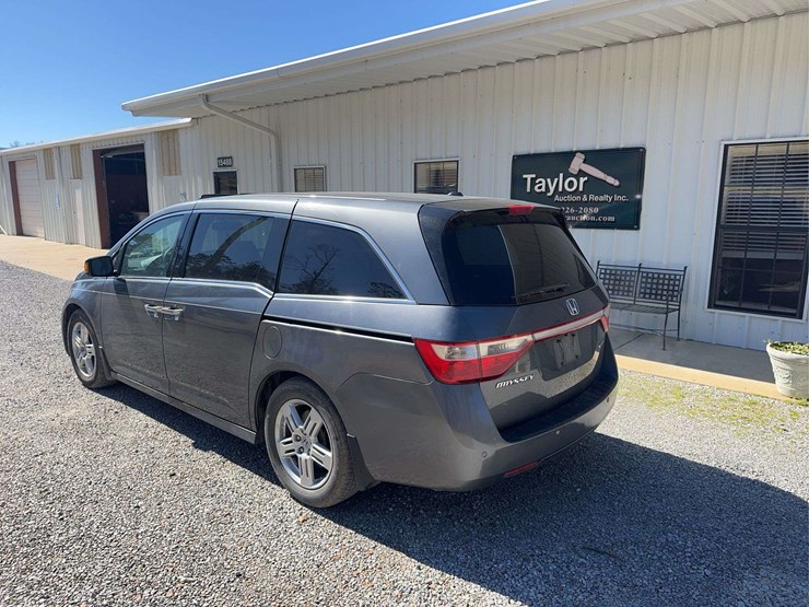 2012-honda-odyssey-image-3