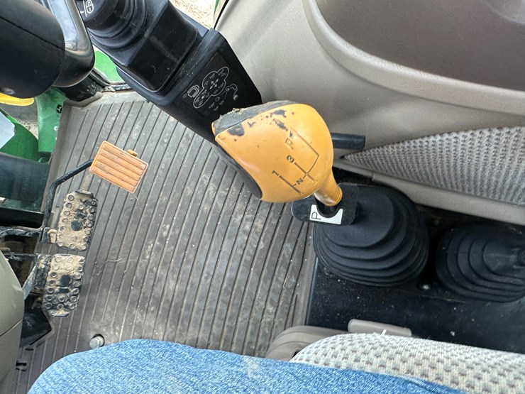 2011-john-deere-5090m-image-77