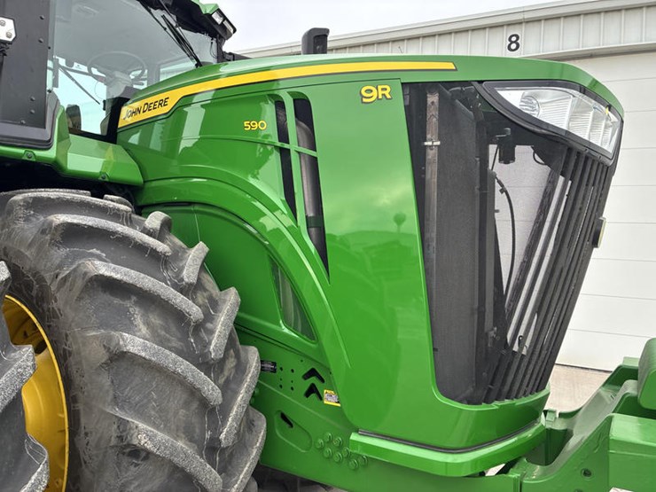 2025-john-deere-9r-590-image-13