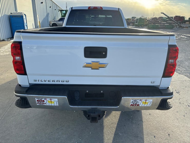 2019-chevrolet-2500-image-23
