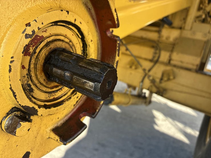 new-holland-tr89-image-27