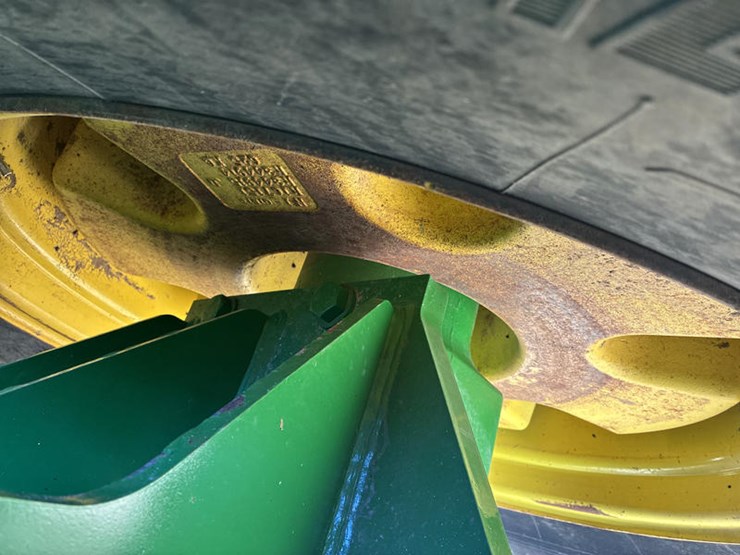 2013-john-deere-9510r-image-44