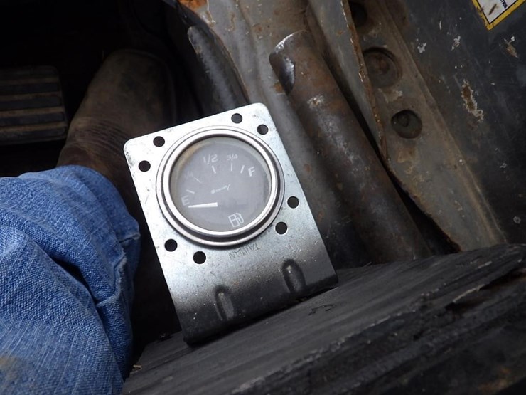 2012-takeuchi-tl230-image-25