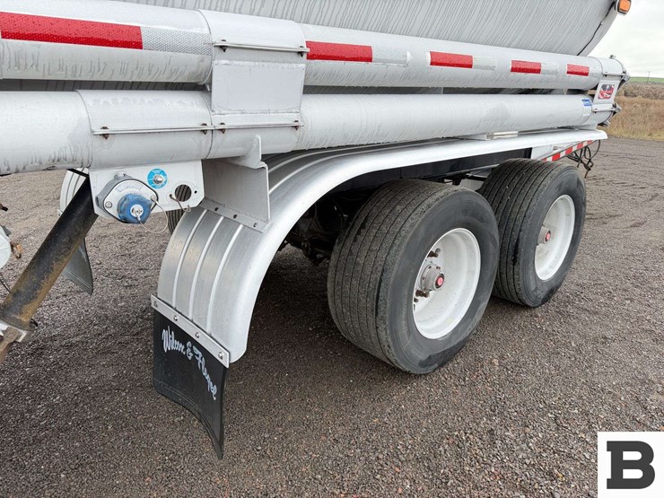 1993-beall-7400-gallon-3-compartment-pull-trailer-image-41