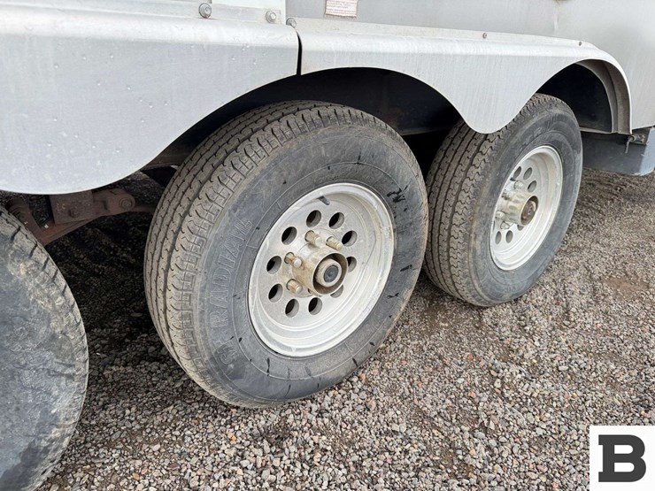 2006-raptor-3712ts-travel-trailer-image-22