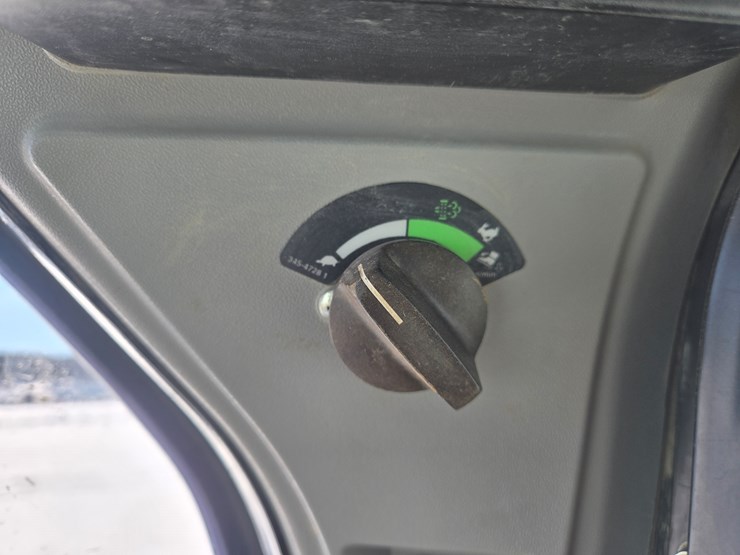 caterpillar-279d-image-50