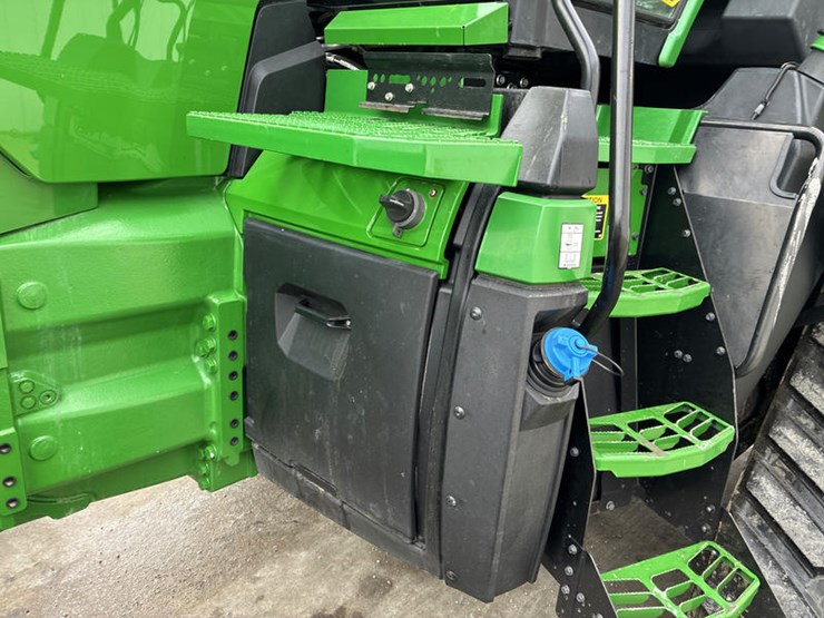 2021-john-deere-8rx-410-image-34