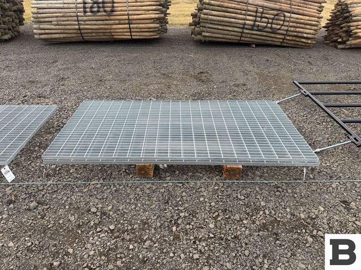 39"x78"-galvanized-metal-grating-image-1