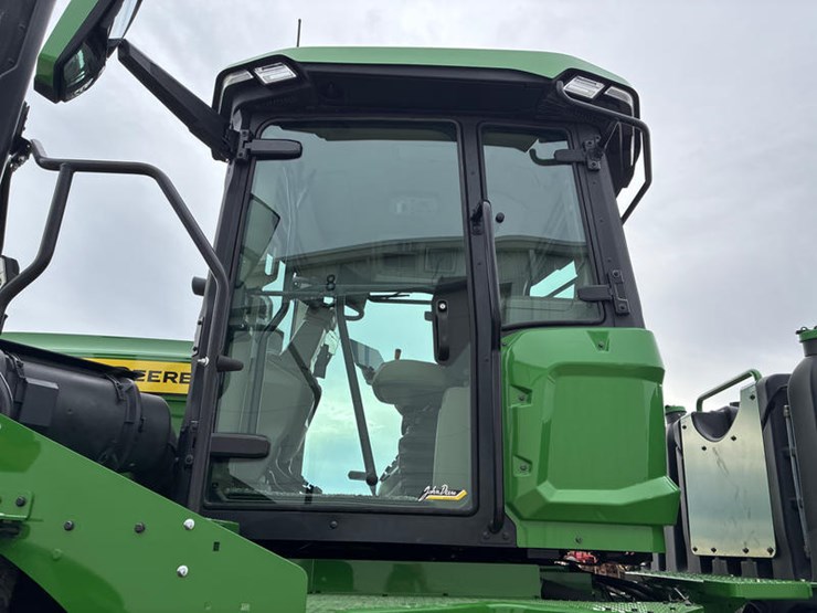 2025-john-deere-9r-590-image-41
