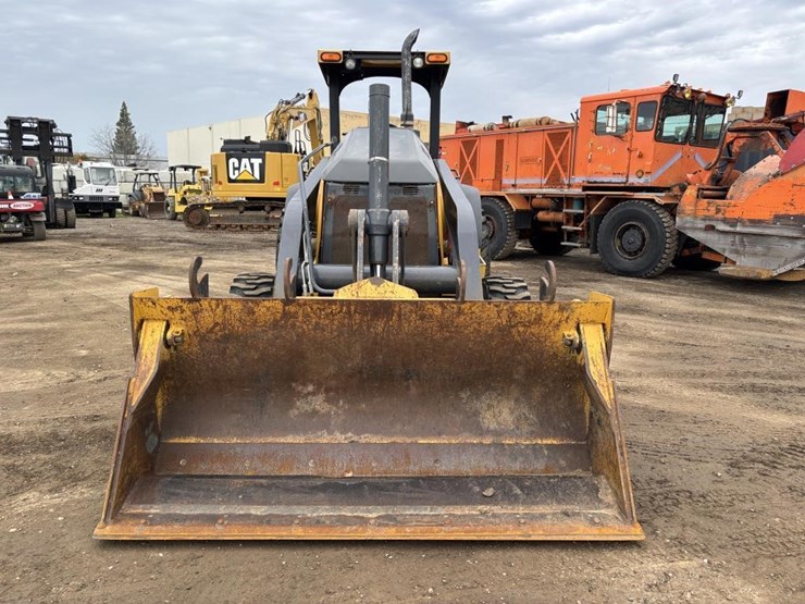 2018-deere-210lep-image-5