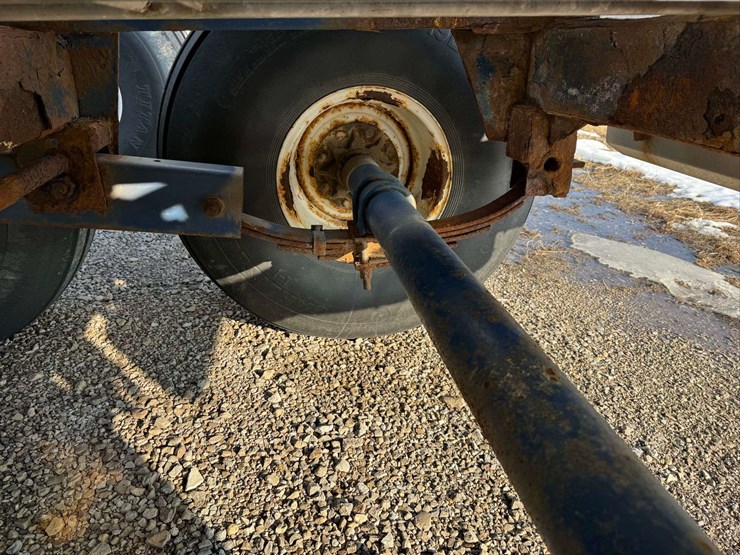 nc-8000.-pull-type-fertilizer-spreader.-8-ton-image-26