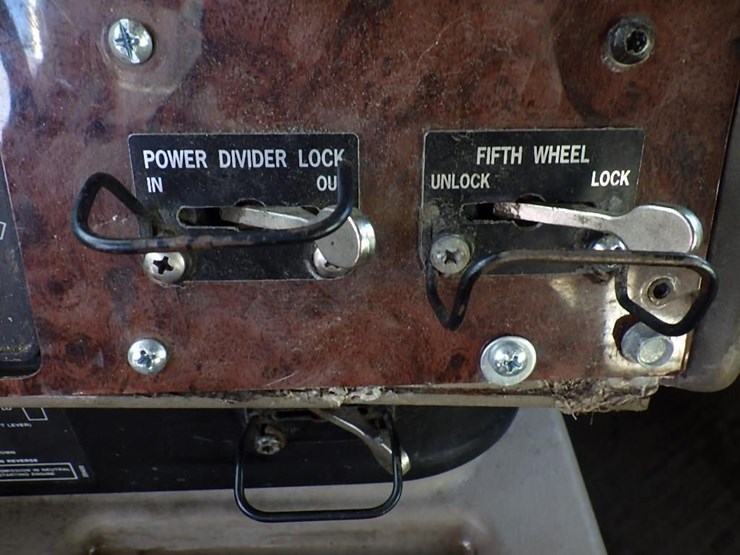 2006-international-9400-image-43