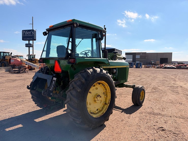 john-deere-4230-image-3