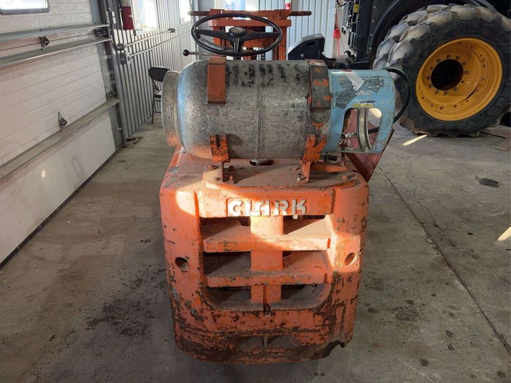 clark-forklift-image-15