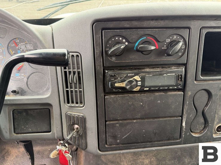 2006-international-durastar-4300-image-53