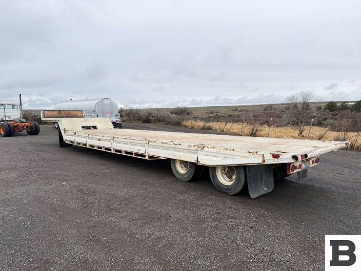 1981-haull-flatbed-equipment-trailer-image-2