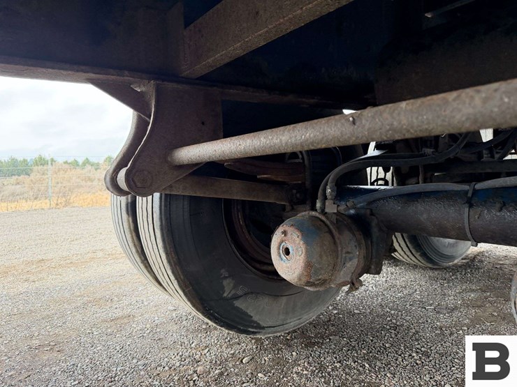 1993-utility-40'-image-17