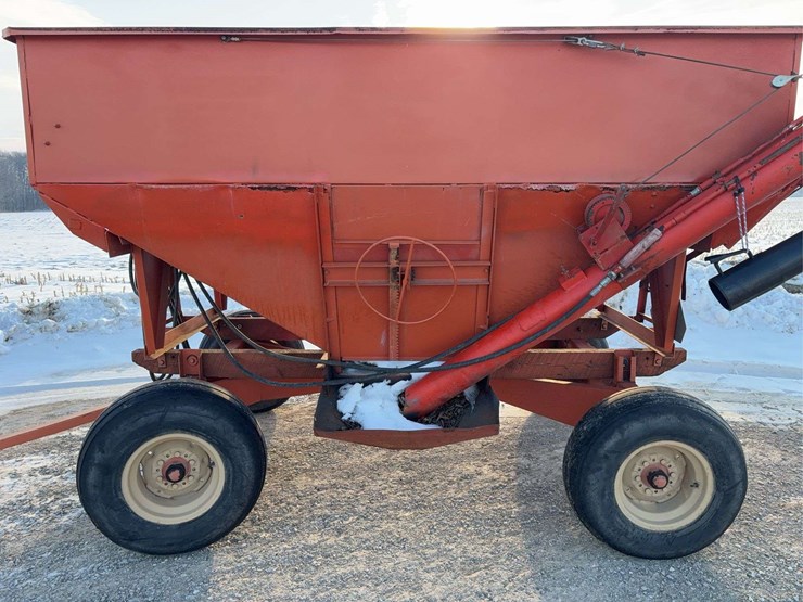 hopper-wagon-w-auger-image-2