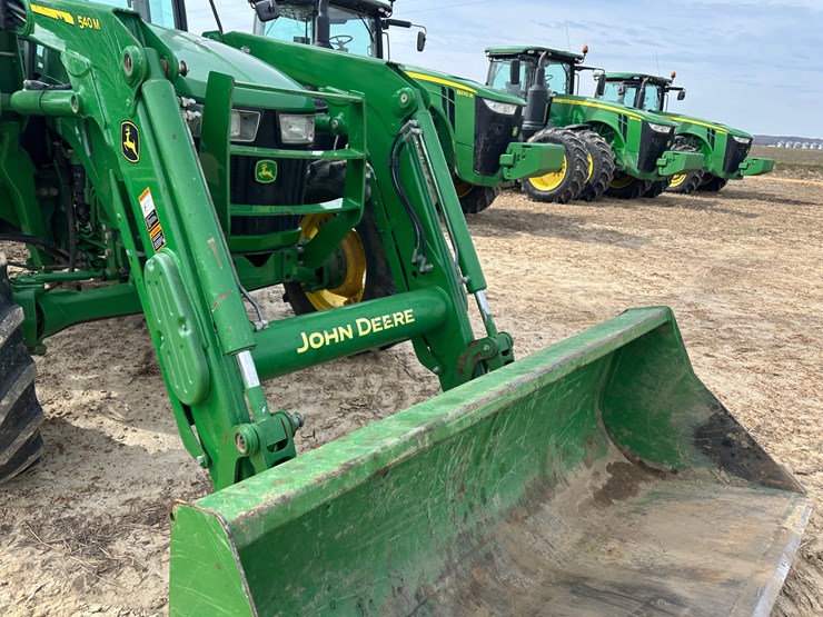 2011-john-deere-5090m-image-34