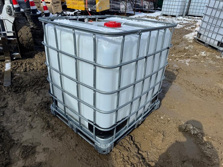 water-tank-tote-image-3