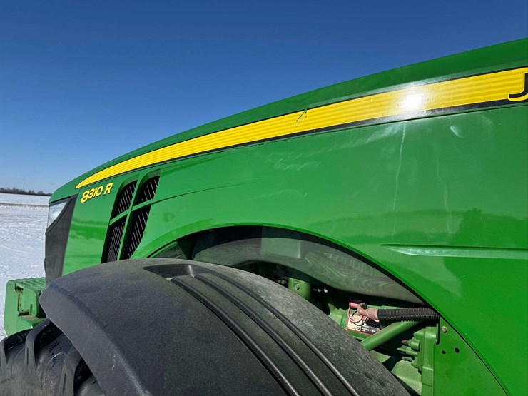 2012-john-deere-8310r-image-22