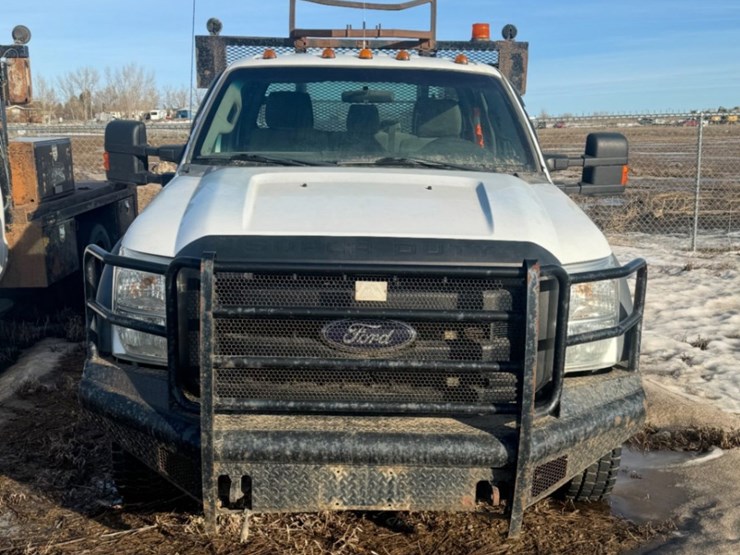 2012-ford-f550-image-3