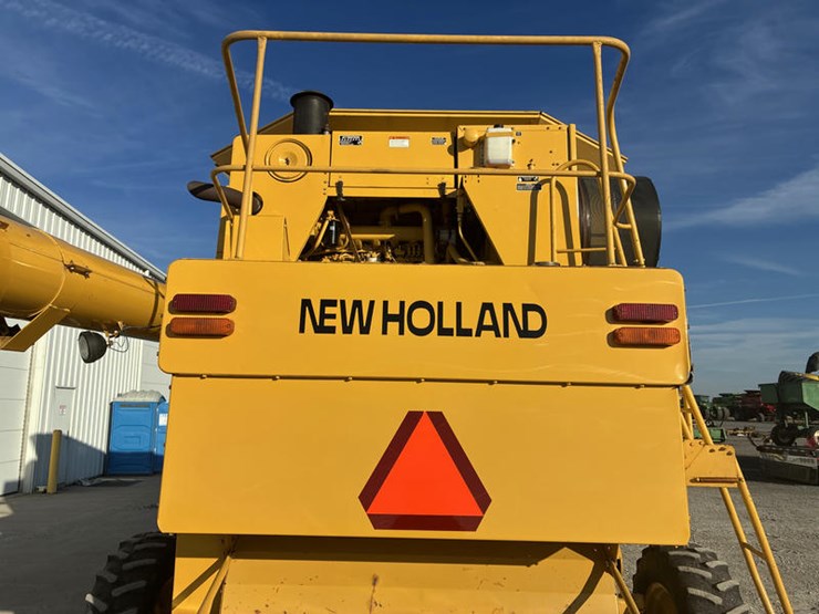 new-holland-tr89-image-17