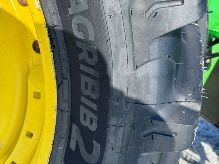 2012-john-deere-8310r-image-38