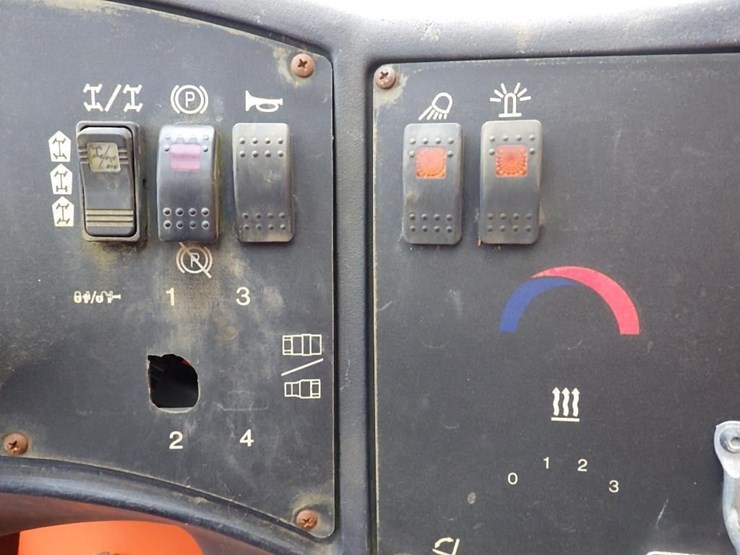 2014-jlg-g9-43a-image-32