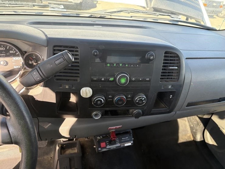 2010-chevrolet-2500-image-11