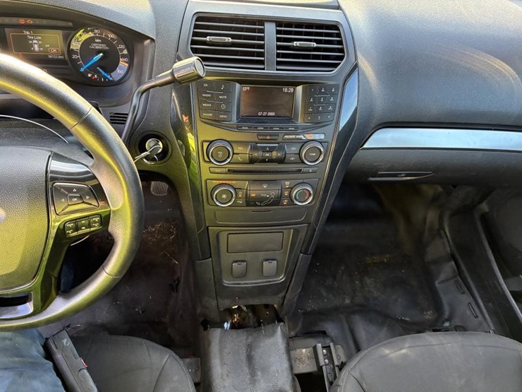 2018-ford-explorer-image-15