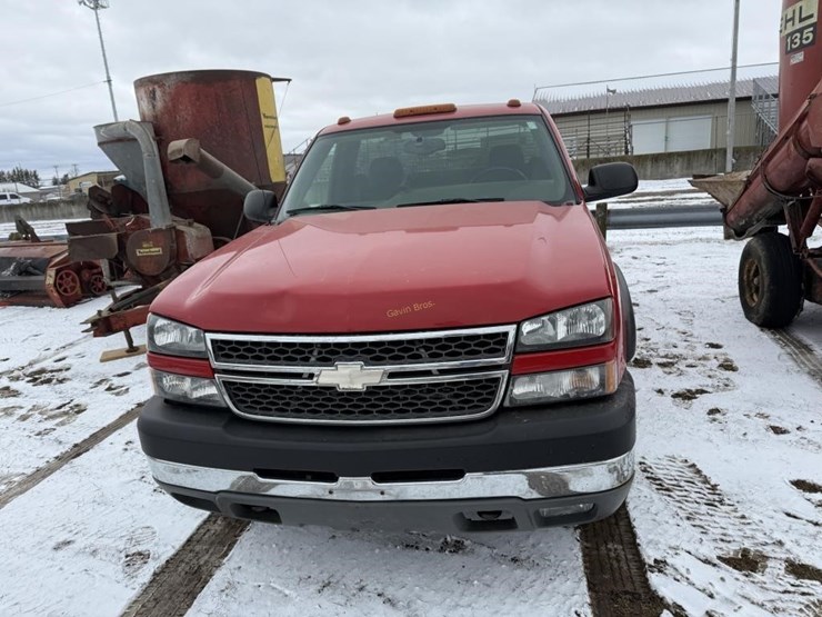 2005-chevrolet-2500-image-3