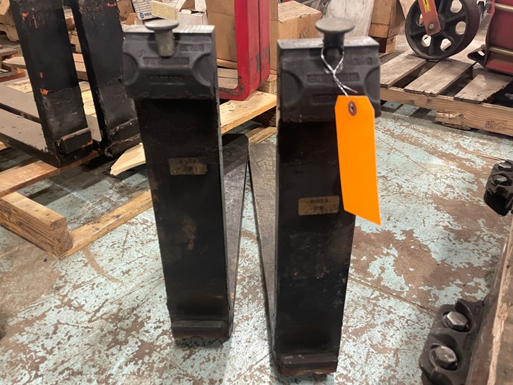 #7671-•-set-of-forklift-pallet-forks-image-4