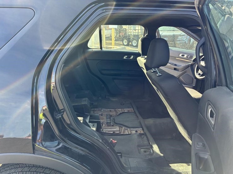 2018-ford-explorer-image-9