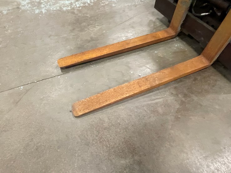 #178-•-cat-vc600-propane-forklift-image-10