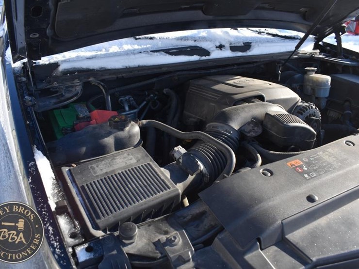 2013-chevrolet-tahoe-ls-image-38