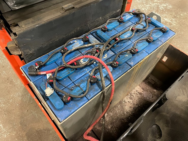 #171-•-2016-toyota-electric-forklift-image-34