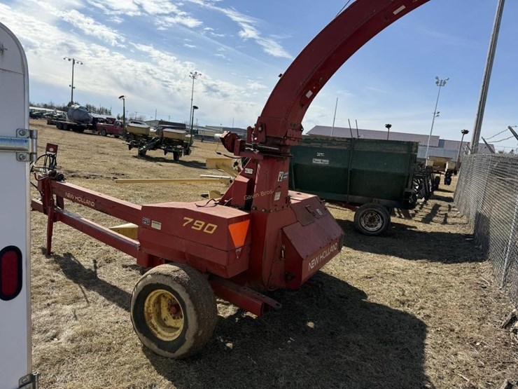 new-holland-790-image-4